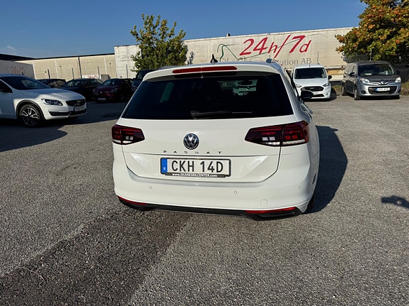 Volkswagen Passat 7 of 18