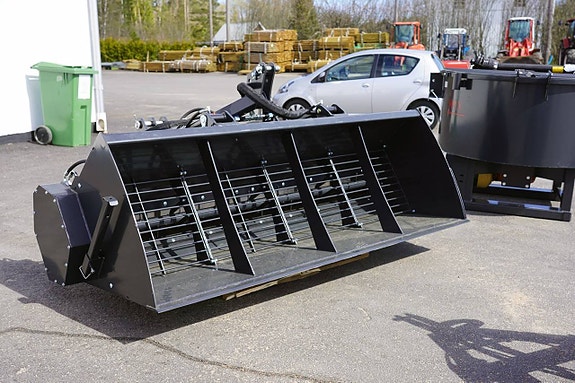 SPARA 15000 KR - IM SAND / SALTSPRIDARE, SKOPA