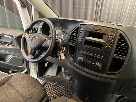 Mercedes-Benz Vito E-CELL 11 of 24