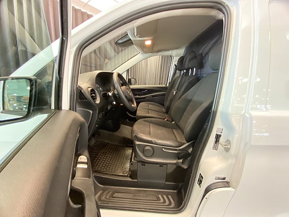 Mercedes-Benz Vito E-CELL 21 of 24