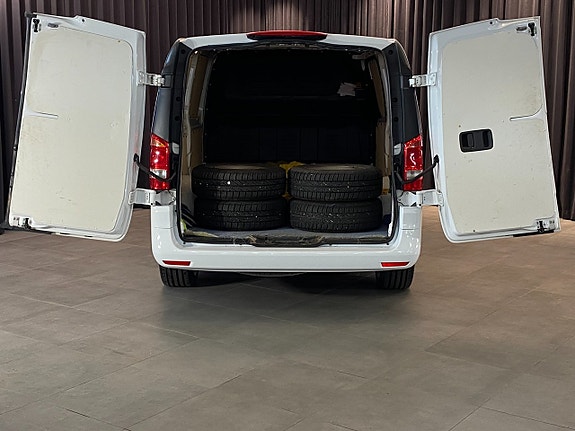 Mercedes-Benz Vito E-CELL 9 of 30
