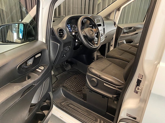 Mercedes-Benz Vito E-CELL 7 of 24