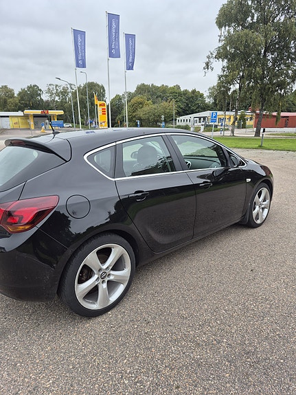 Opel Astra 2 of 4