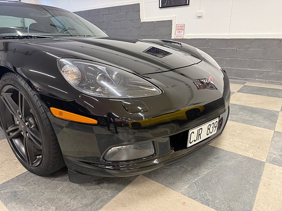 Chevrolet Corvette 10 of 17