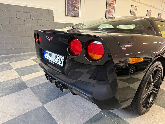 Chevrolet Corvette 11 of 17