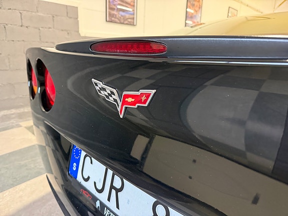 Chevrolet Corvette 12 of 17