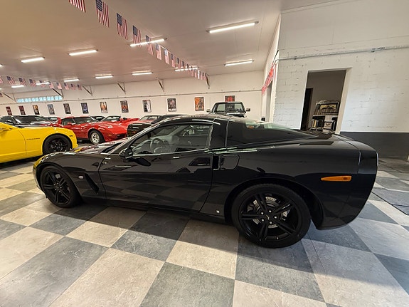 Chevrolet Corvette 5 of 17