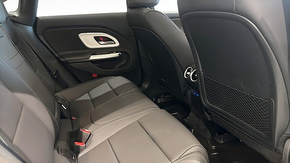 Mercedes-Benz CLA200 10 of 13