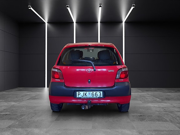 Toyota Yaris 5 of 20
