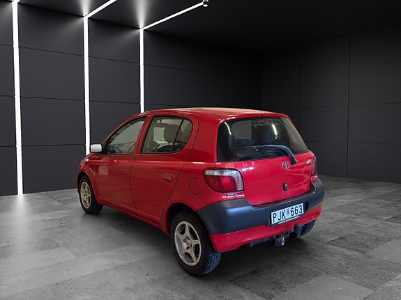 Toyota Yaris 4 of 20