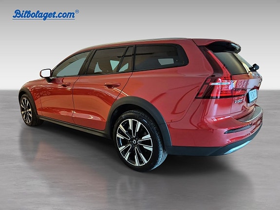 Volvo V60 Cross Country 4 of 11