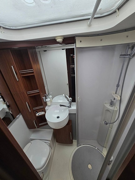Hymer B 614 SL 9 of 13