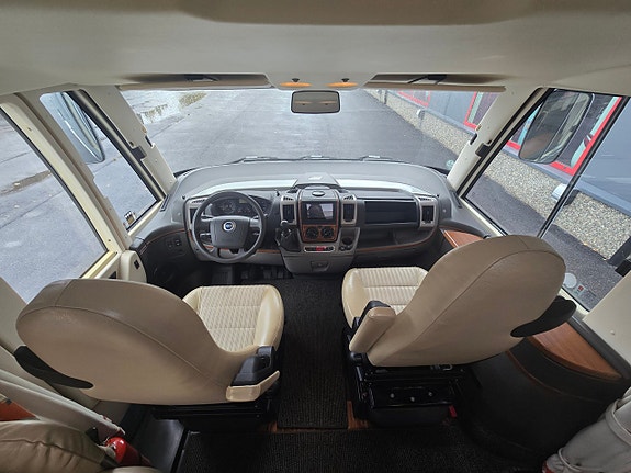 Hymer B 614 SL 10 of 13