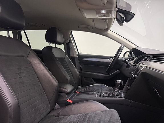 Volkswagen Passat 9 of 17