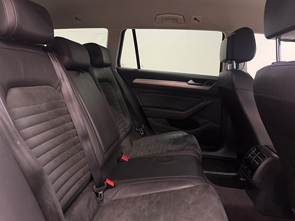 Volkswagen Passat 10 of 17