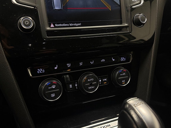Volkswagen Passat 16 of 17