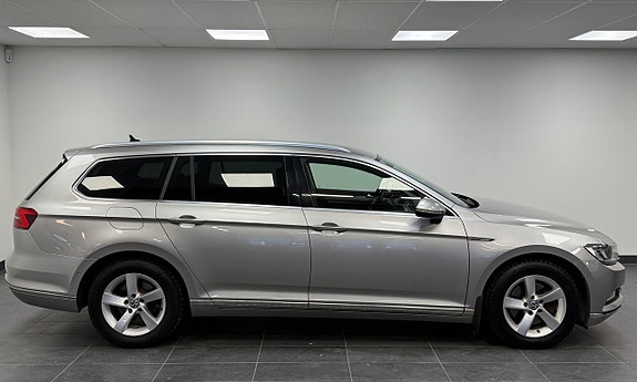 Volkswagen Passat 3 of 17