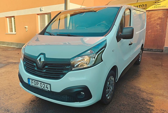 Renault Trafic 4 of 17