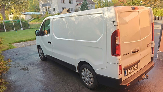 Renault Trafic 13 of 17
