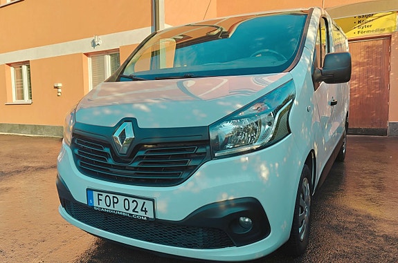 Renault Trafic 12 of 17