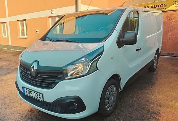 Renault Trafic 17 of 17