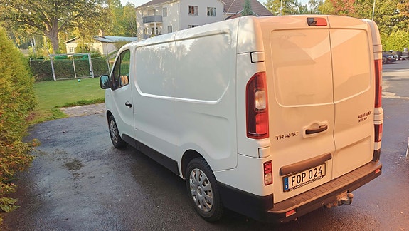 Renault Trafic 5 of 17