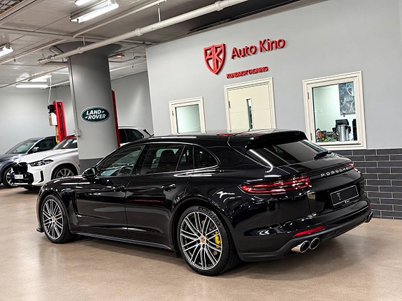 Porsche Panamera 4 3 of 11