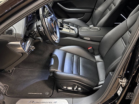 Porsche Panamera 4 4 of 11