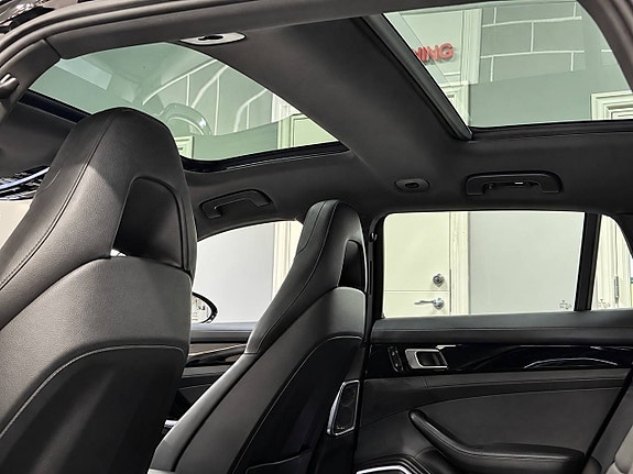 Porsche Panamera 4 6 of 11