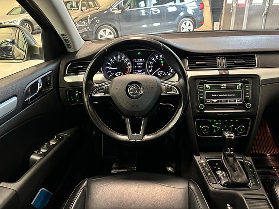 Skoda Superb 9 of 28