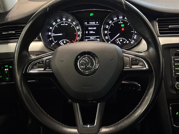 Skoda Superb 11 of 28
