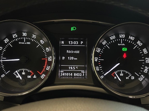 Skoda Superb 12 of 28