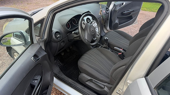 Opel Corsa 4 of 9