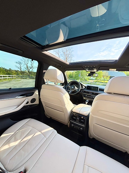 BMW X5 8 of 16