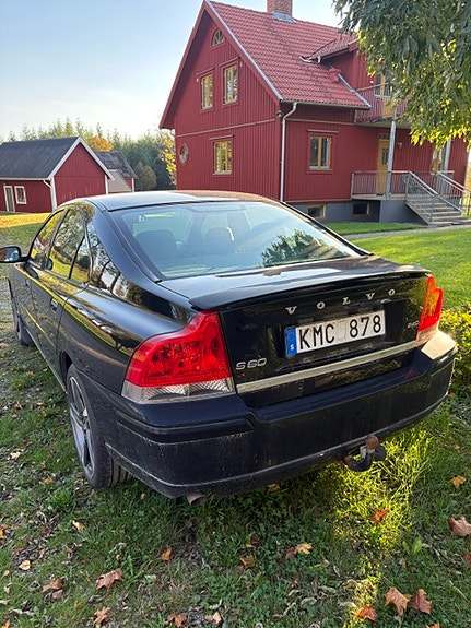 Volvo S60 3 of 5