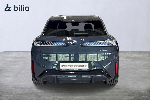 BMW iX3 4 of 19