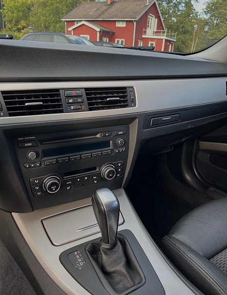 BMW 320d 5 of 8