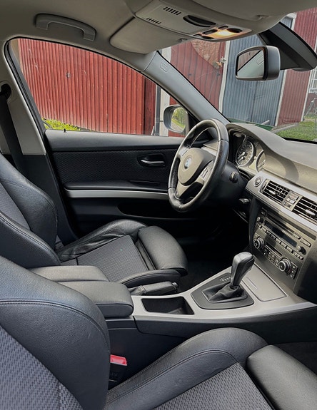 BMW 320d 3 of 8