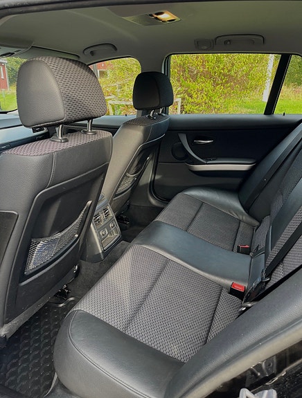 BMW 320d 4 of 8