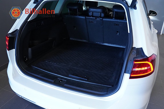 Volkswagen Passat 10 of 12