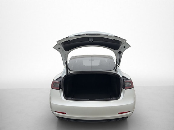 Tesla Model 3 9 of 30