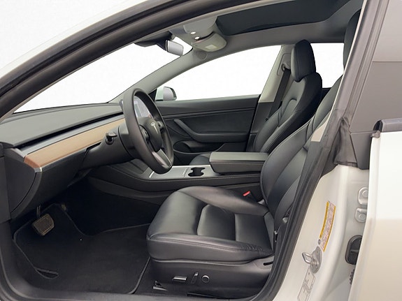 Tesla Model 3 17 of 30