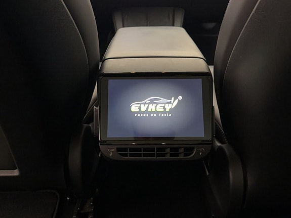 Tesla Model 3 15 of 30