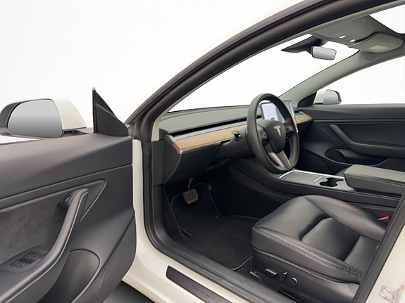 Tesla Model 3 16 of 30