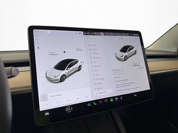 Tesla Model 3 24 of 30