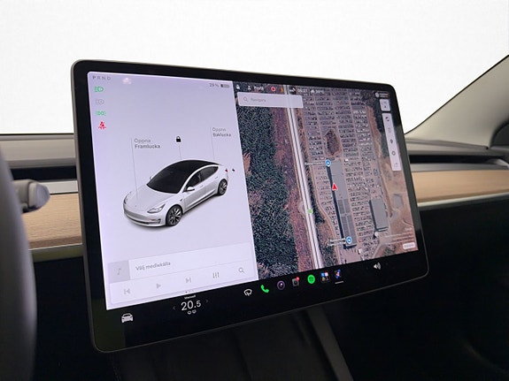 Tesla Model 3 22 of 30