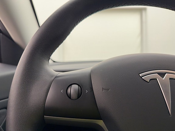 Tesla Model 3 28 of 30