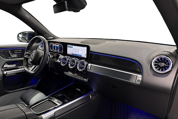 Mercedes-Benz GLB200 8 of 9