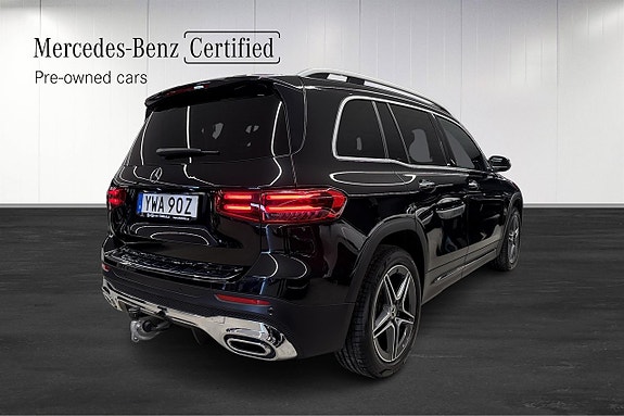 Mercedes-Benz GLB200 4 of 9