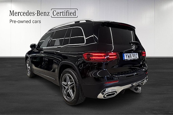 Mercedes-Benz GLB200 3 of 9